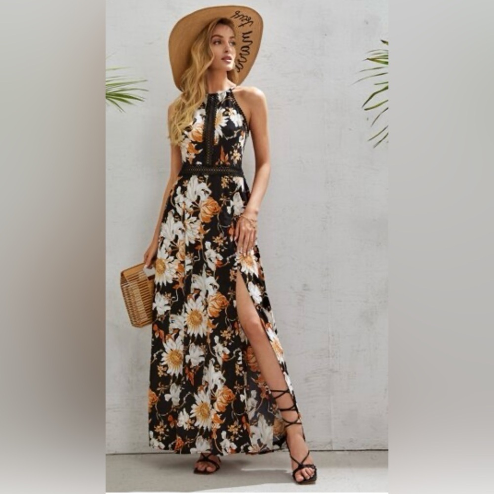 Womens Floral Maxi With Black Lace Detail. Ties in the back. Size Small.‌